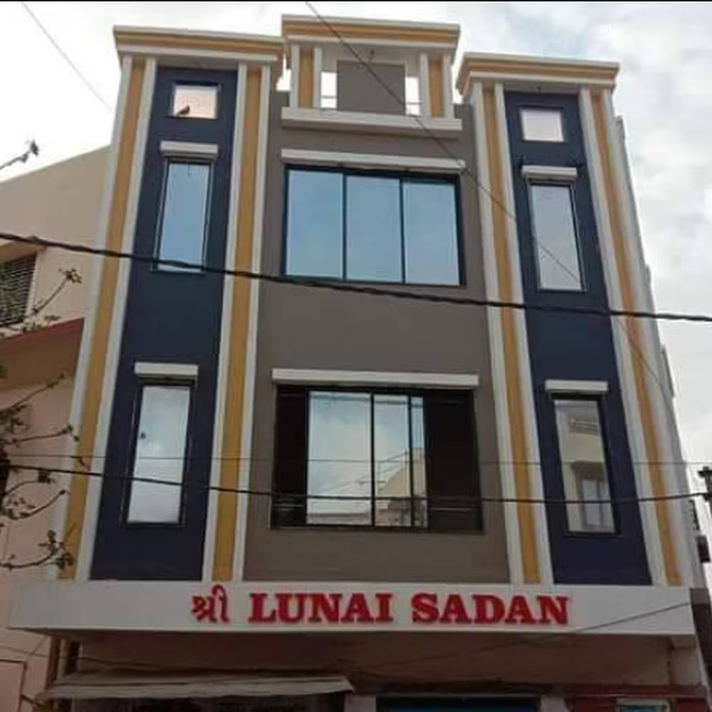 Hotel Lunai Sadan